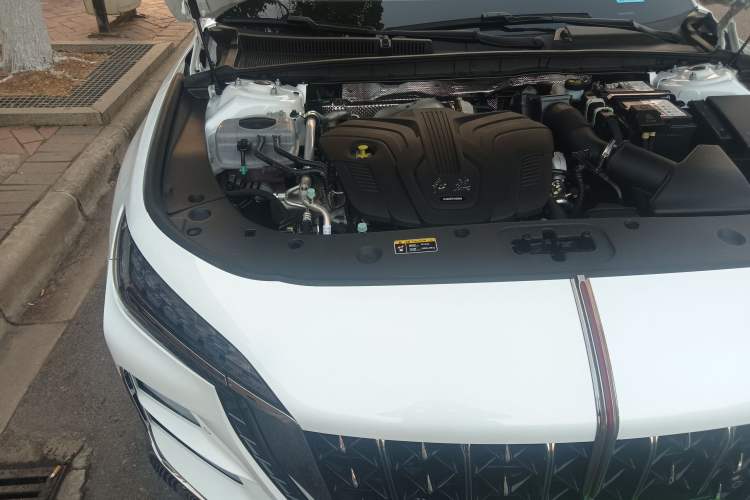Used Hongqi H6 2023 2.0T Zhiyi Version Engine Bay Right