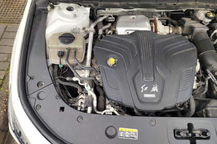 Used Hongqi H6 2023 2.0T ZhiShang Version Engine Bay Right