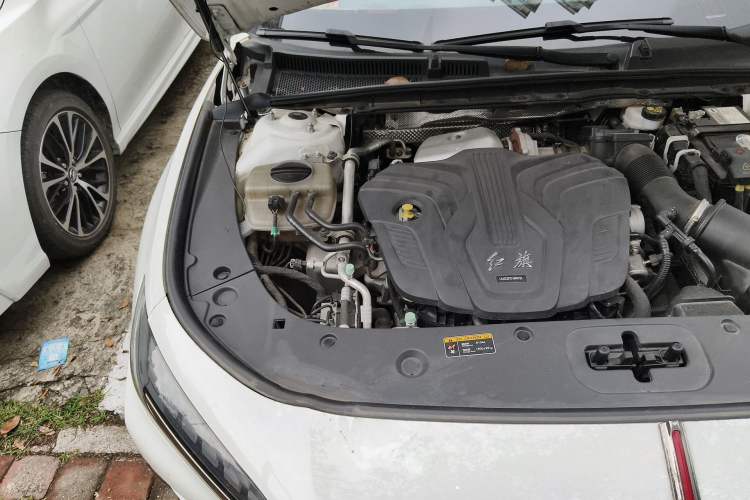 Used Hongqi H6 2023 2.0T ZhiShang Version Engine Bay Right