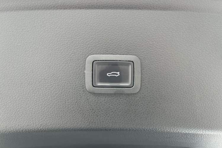 Used Hongqi H6 2023 2.0T Zhiyi Version Exterior 11