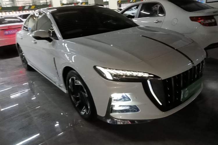 Used Hongqi H6 2023 2.0T Zhiyi Version Front Right 45 Deg