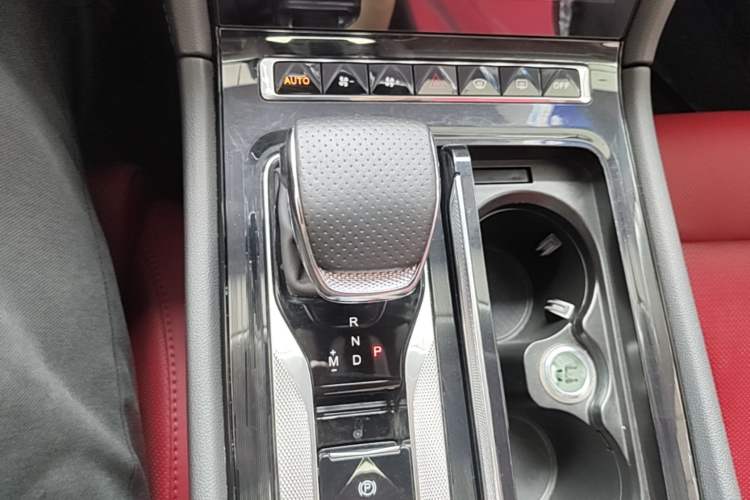 Used Hongqi H6 2023 2.0T Zhiyi Version Gear Lever