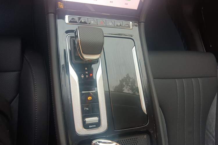 Used Hongqi H6 2023 2.0T Zhiyi Version Gear Lever