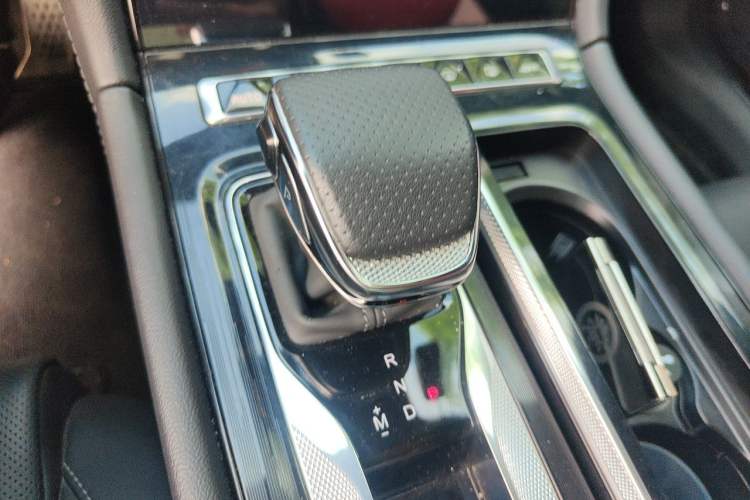 Used Hongqi H6 2023 2.0T ZhiShang Version Gear Lever