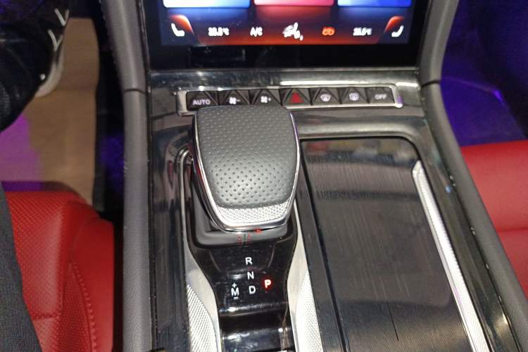 Used Hongqi H6 2023 2.0T ZhiShang Version Gear Lever