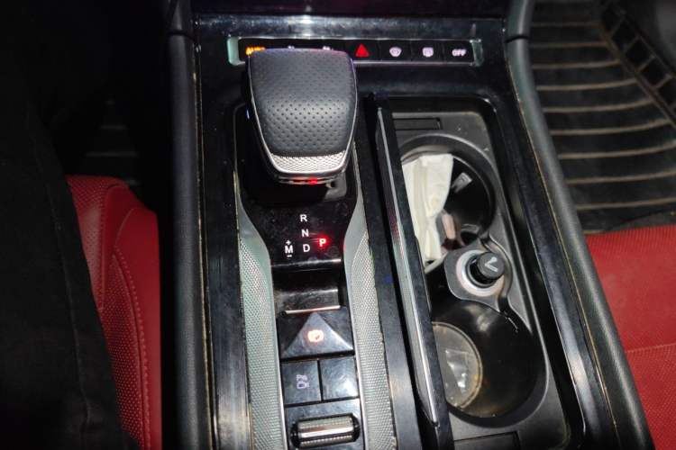 Used Hongqi H6 2023 2.0T ZhiShang Version Gear Lever