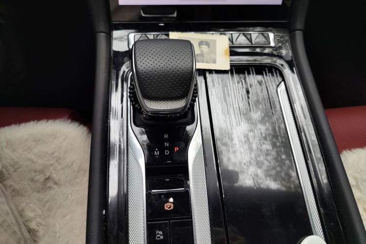 Used Hongqi H6 2023 2.0T ZhiShang Version Gear Lever