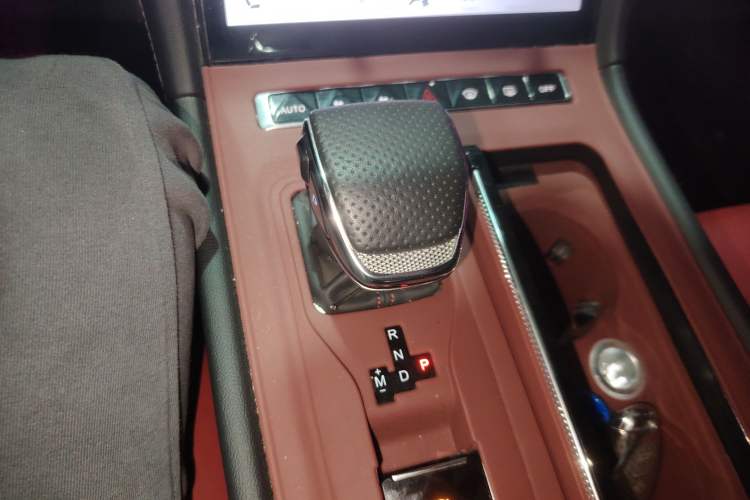 Used Hongqi H6 2023 2.0T ZhiShang Version Gear Lever