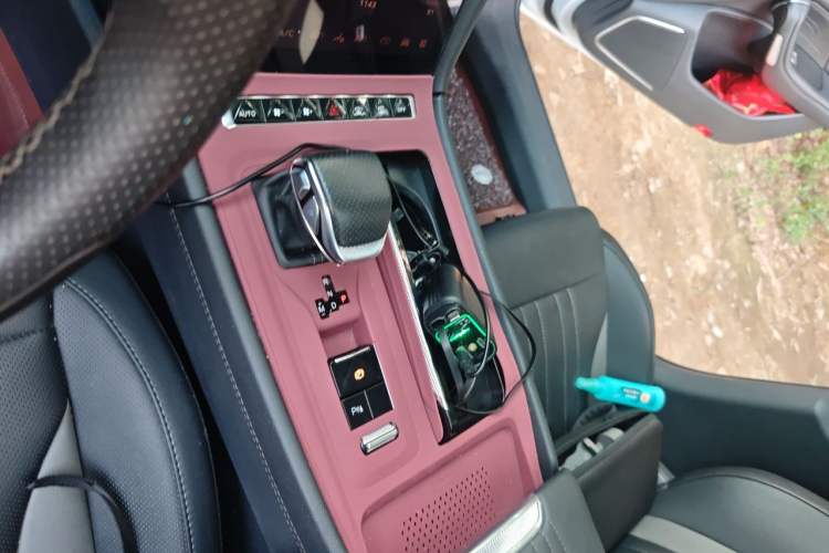 Used Hongqi H6 2023 2.0T ZhiMei Edition Gear Lever