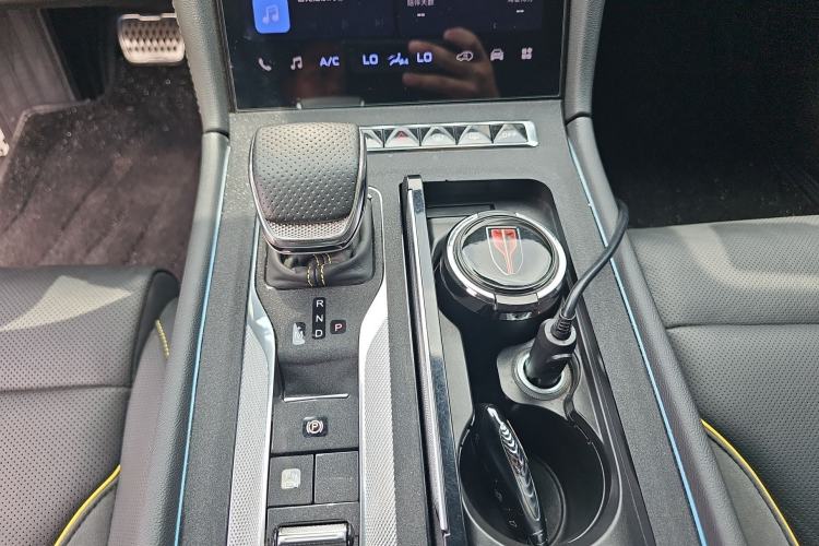 Used Hongqi H6 2023 2.0T ZhiShang Version Gear Lever