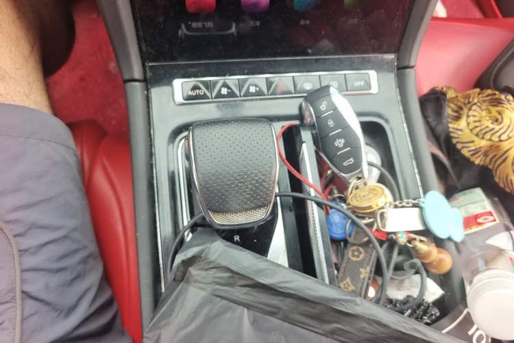 Used Hongqi H6 2023 2.0T ZhiZhen Edition Gear Lever