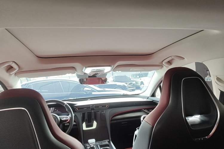 Used Hongqi H6 2023 2.0T Zhiyi Version Headliner
