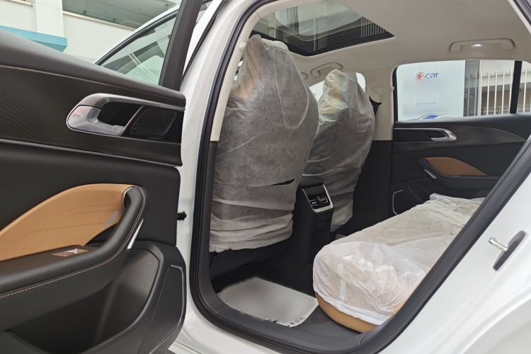 Used Hongqi H6 2023 2.0T ZhiMei Edition Interior 2