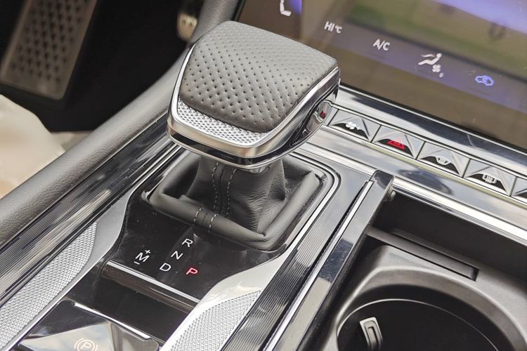 Used Hongqi H6 2023 2.0T ZhiMei Edition Interior 3