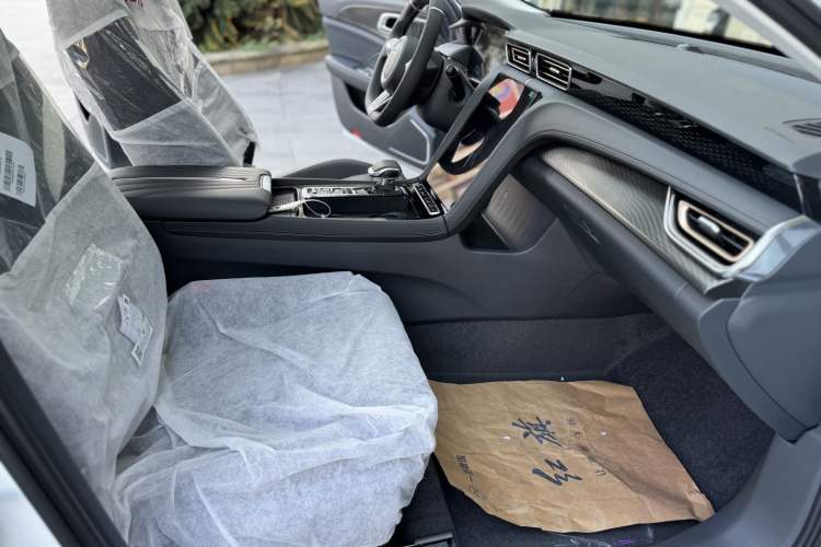 Used Hongqi H6 2023 2.0T ZhiMei Edition Interior 4