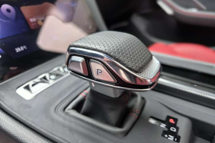 Used Hongqi H6 2023 2.0T ZhiShang Version Interior 9