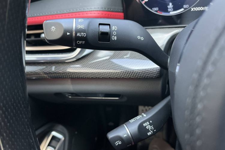 Used Hongqi H6 2023 2.0T ZhiShang Version Interior 9