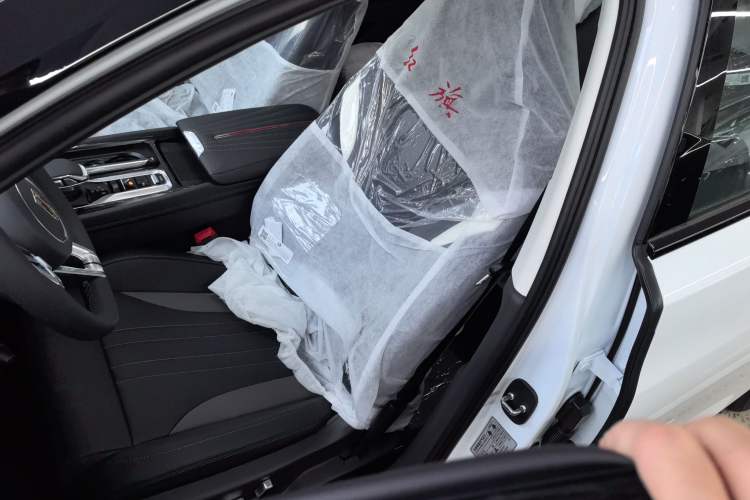 Used Hongqi H6 2023 2.0T ZhiMei Edition Left Front Seat