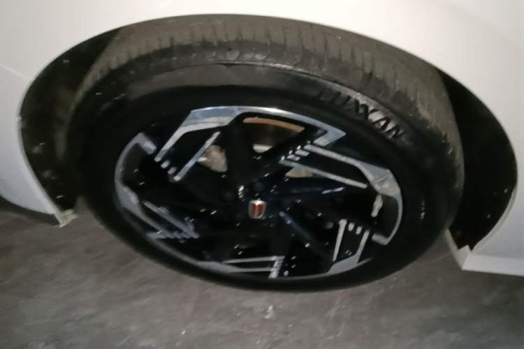 Used Hongqi H6 2023 2.0T Zhiyi Version Left Front Wheel Hub