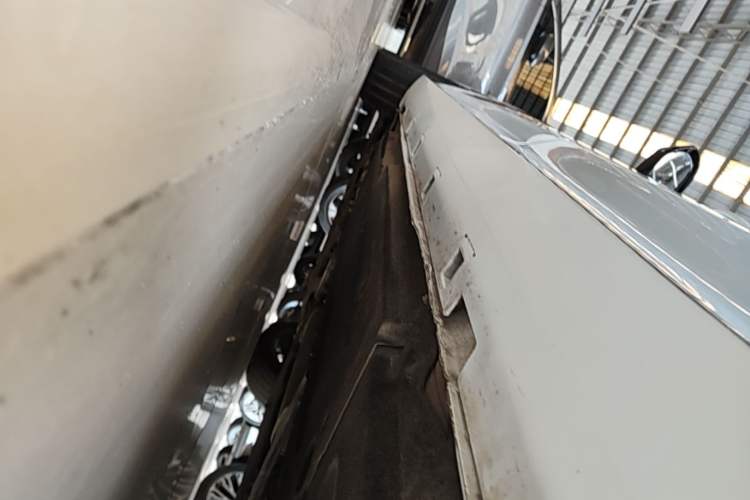 Used Hongqi H6 2023 2.0T ZhiShang Version Left Side Sill