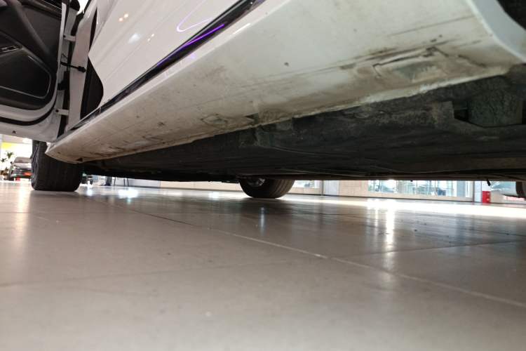 Used Hongqi H6 2023 2.0T ZhiShang Version Left Side Sill