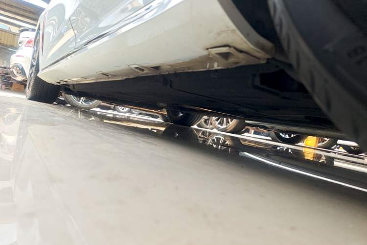 Used Hongqi H6 2023 2.0T ZhiShang Version Left Side Sill