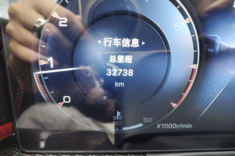 Used Hongqi H6 2023 2.0T ZhiShang Version Odometer Close Up