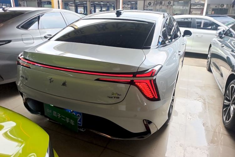 Used Hongqi H6 2023 2.0T ZhiShang Version Rear Right 45 Deg