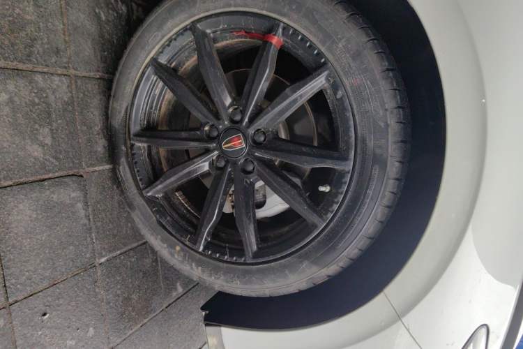 Used Hongqi H6 2023 2.0T ZhiShang Version Right Front Wheel Hub