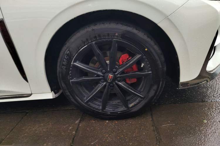 Used Hongqi H6 2023 2.0T ZhiShang Version Right Front Wheel Hub