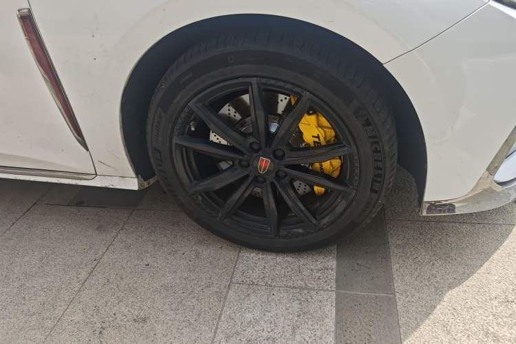 Used Hongqi H6 2023 2.0T ZhiShang Version Right Front Wheel Hub