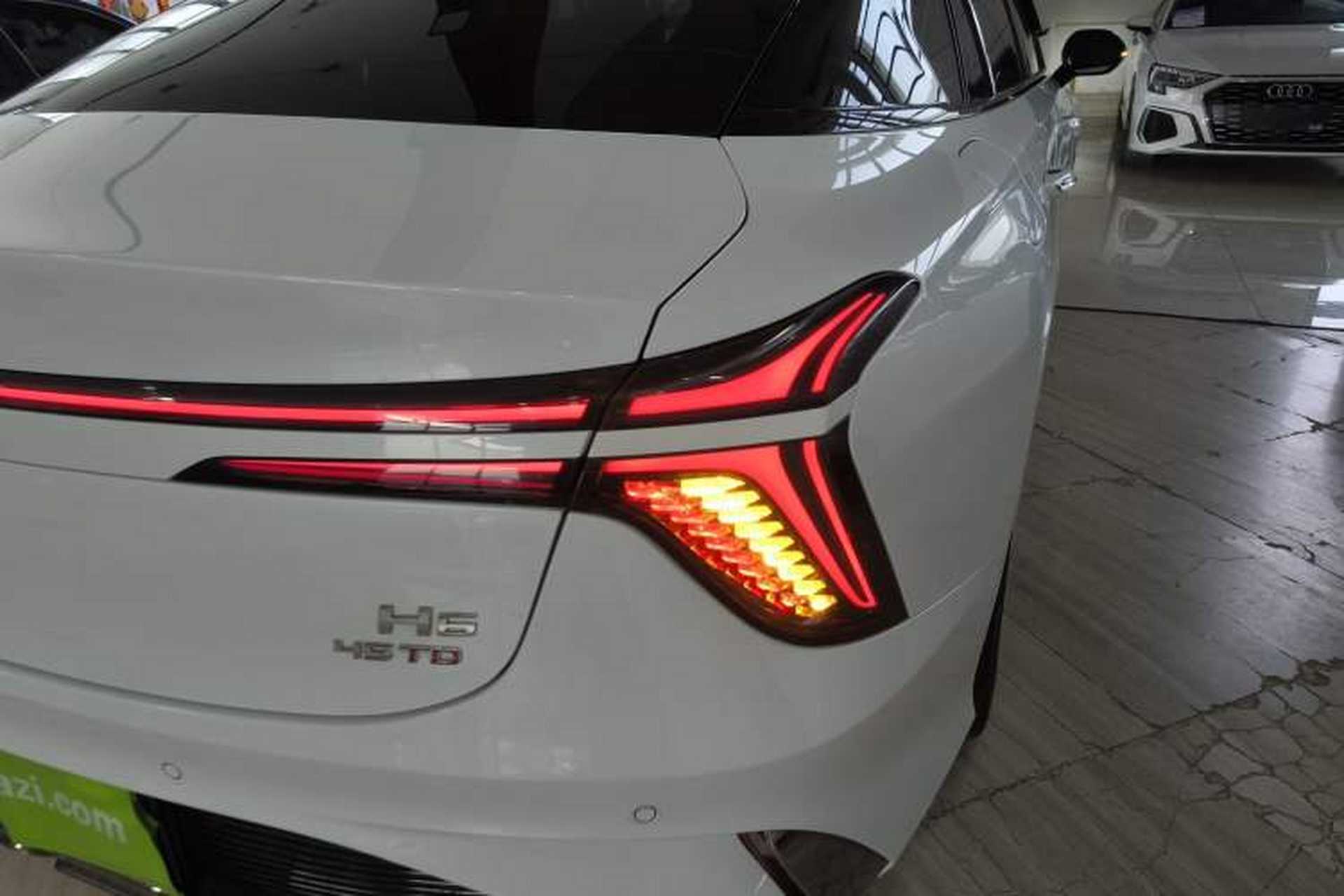 Used Hongqi H6 2023 2.0T ZhiShang Version Right Rear Taillight