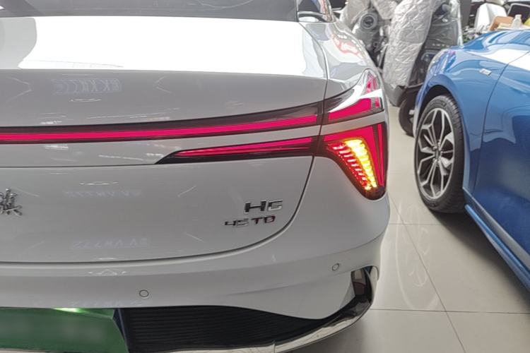 Used Hongqi H6 2023 2.0T Zhiyi Version Right Rear Taillight