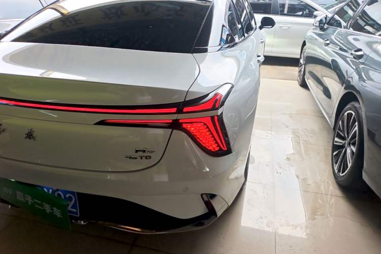 Used Hongqi H6 2023 2.0T ZhiShang Version Right Rear Taillight
