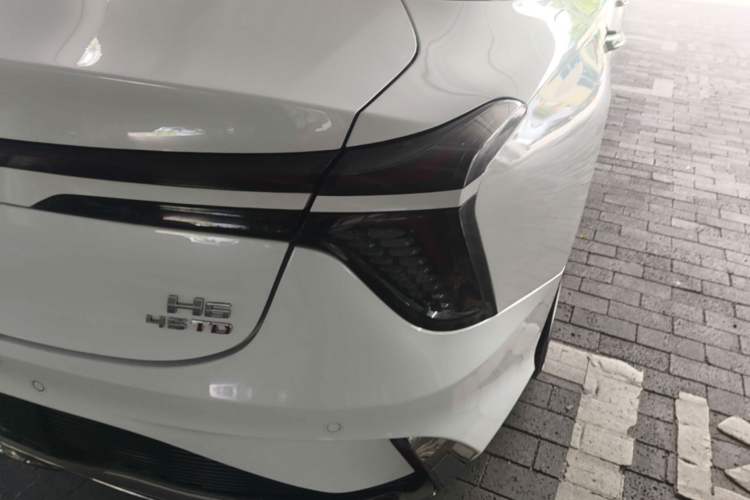 Used Hongqi H6 2023 2.0T ZhiShang Version Right Rear Taillight