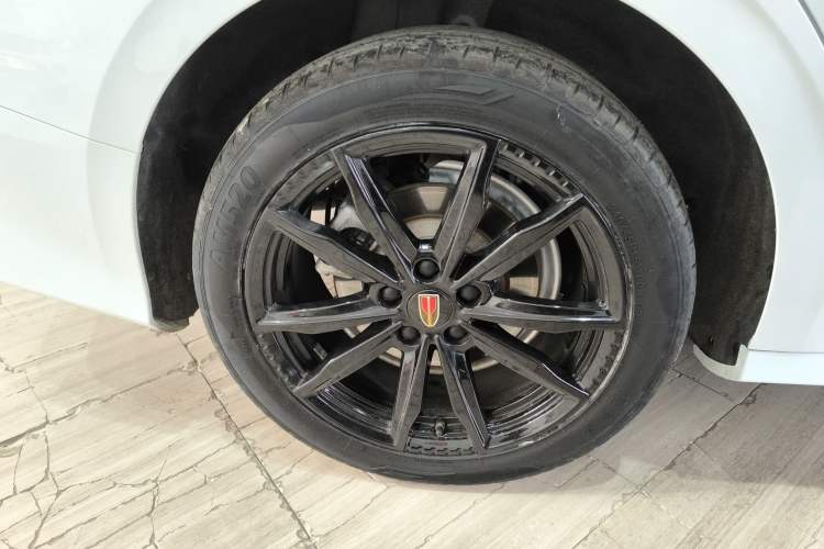 Used Hongqi H6 2023 2.0T ZhiShang Version Right Rear Wheel Hub