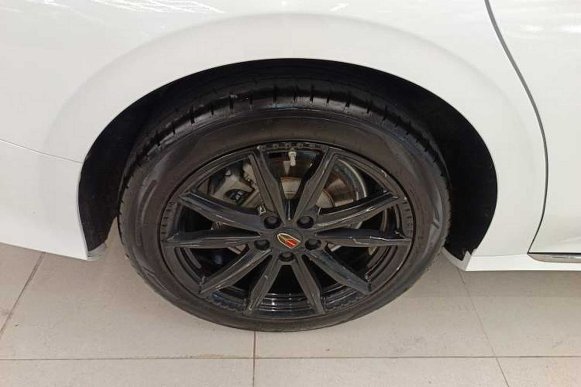 Used Hongqi H6 2023 2.0T ZhiShang Version Right Rear Wheel Hub