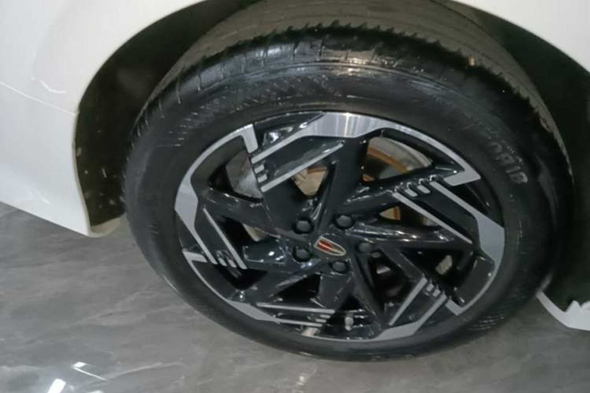 Used Hongqi H6 2023 2.0T Zhiyi Version Right Rear Wheel Hub
