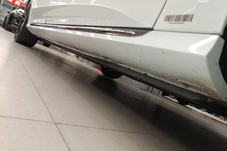 Used Hongqi H6 2023 2.0T ZhiShang Version Right Side Sill