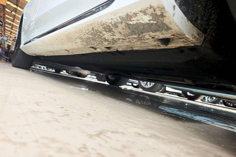 Used Hongqi H6 2023 2.0T Zhiyi Version Right Side Sill