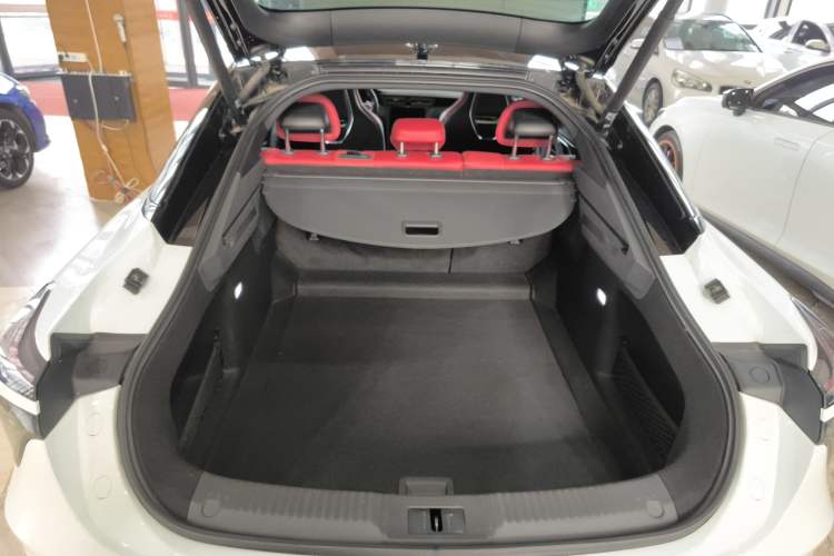 Used Hongqi H6 2023 2.0T ZhiShang Version Trunk