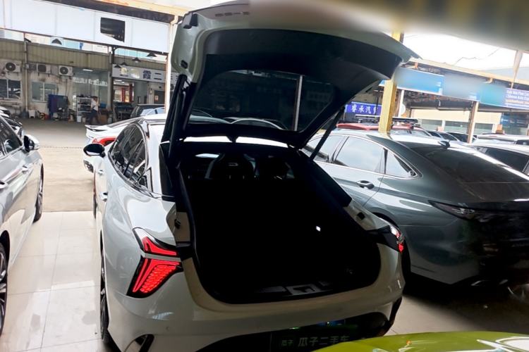 Used Hongqi H6 2023 2.0T ZhiShang Version Trunk