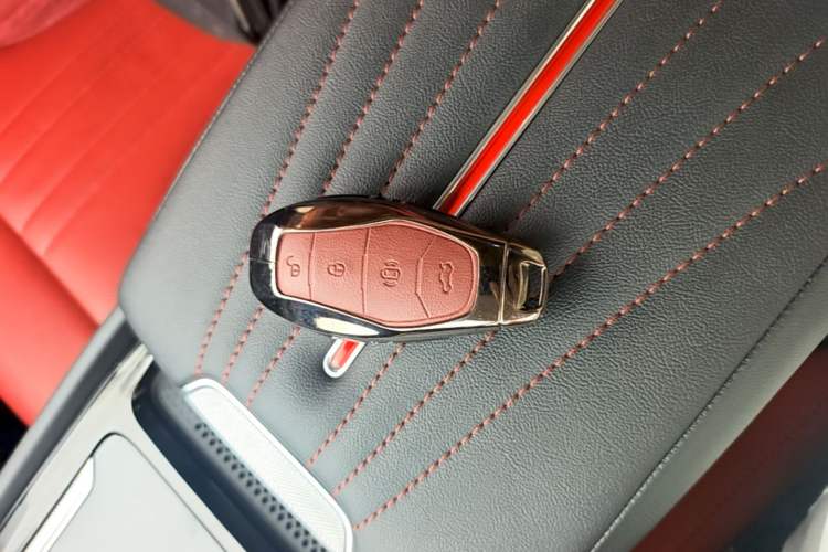 Used Hongqi H6 2023 2.0T Zhiyi Version Vehicle Key