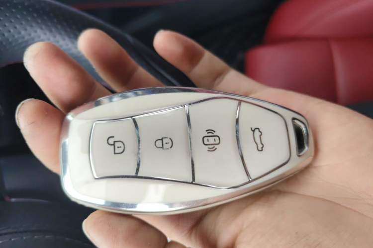 Used Hongqi H6 2023 2.0T ZhiShang Version Vehicle Key