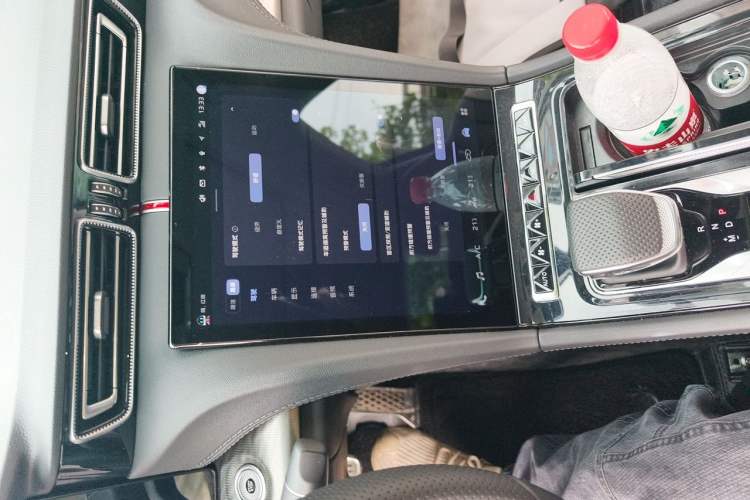Used Hongqi H6 2024 2.0T ZhiMei Edition Audio And AC Panel