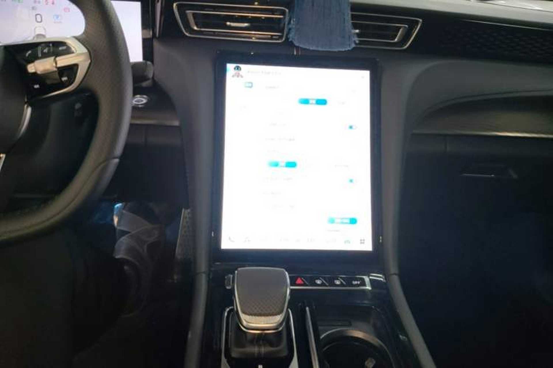 Used Hongqi H6 2024 2.0T ZhiMei Edition Audio And AC Panel