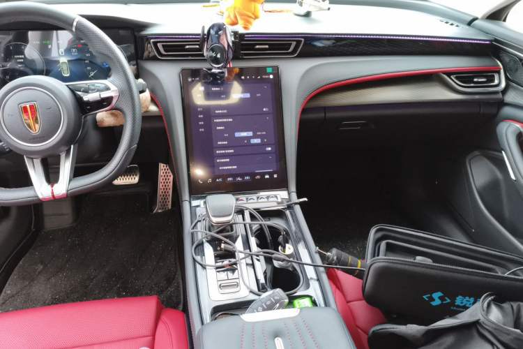 Used Hongqi H6 2024 2.0T ZhiMei Edition Audio And AC Panel