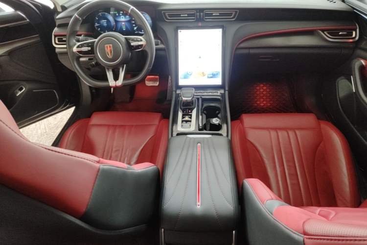 Used Hongqi H6 2024 2.0T Zhiyi Version Center Console