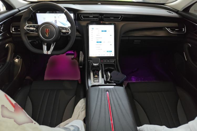Used Hongqi H6 2024 2.0T Zhiyi Version Center Console