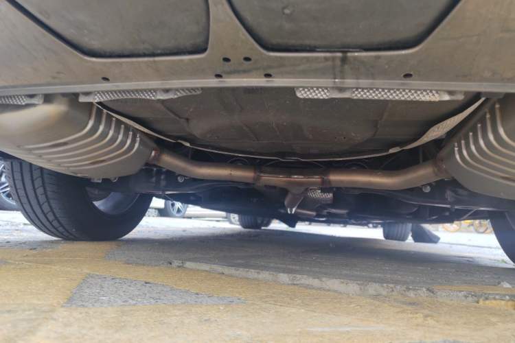 Used Hongqi H6 2024 2.0T ZhiMei Edition Chassis Rear